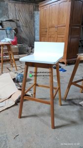 Kursi Cafe Kursi Bar Minimalis Kayu Jati Finishing Natural x Duco HMJ-KCF 28 - Image 2