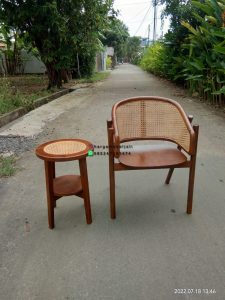 Set Kursi Teras Minimalis Kayu Jati Kombinasi Ayaman Rotan Finishing Natural HMJ-SKATRS 18